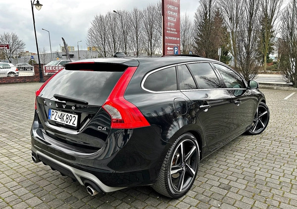 Volvo V60 cena 63900 przebieg: 178000, rok produkcji 2015 z Swarzędz małe 781